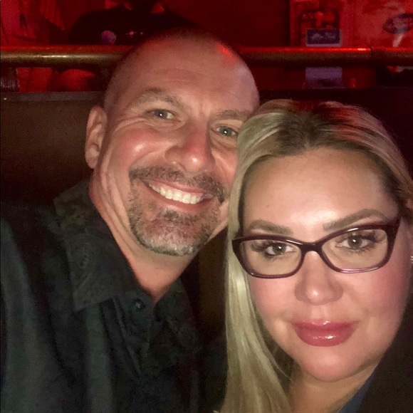 Meet your Posher, April - Picture 3 of 3